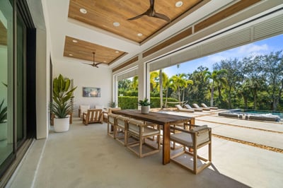 Luxury Villa Photo #15