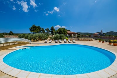 Luxury Villa Photo #3