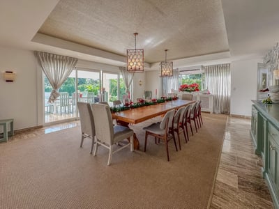 Luxury Villa Photo #15