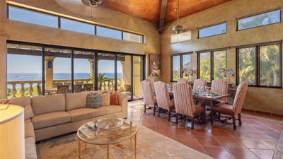 Luxury Villa Photo #16