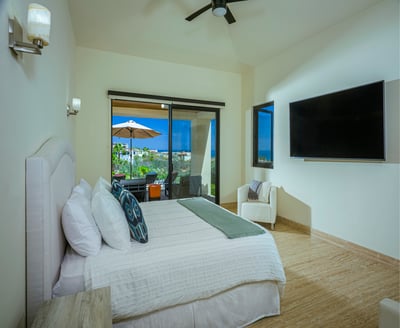 Luxury Villa Photo #24