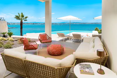 Luxury Villa Photo #12