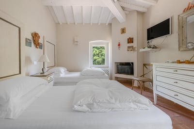 Luxury Villa Photo #27