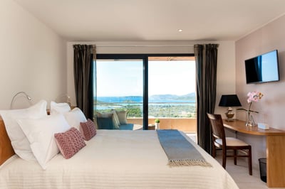 Luxury Villa Photo #29