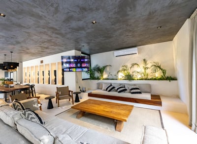 Luxury Villa Photo #17