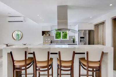 Luxury Villa Photo #29