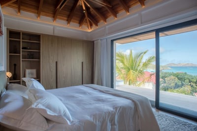 Luxury Villa Photo #32