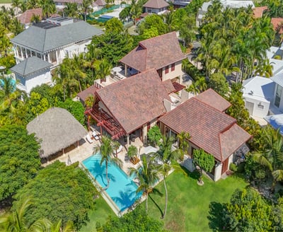 Luxury Villa Photo #2