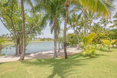 Luxury Villa Photo #34
