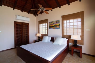 Luxury Villa Photo #13