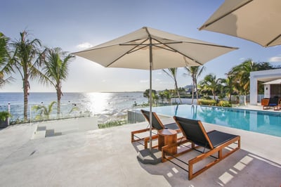 Luxury Villa Photo #3