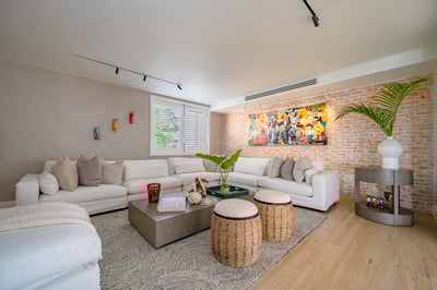 Luxury Villa Photo #14