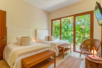 Luxury Villa Photo #27