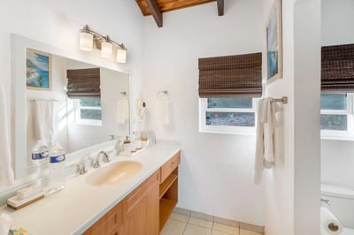 Luxury Villa Photo #17
