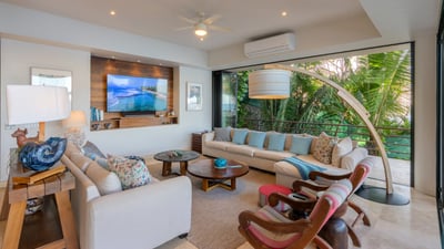 Luxury Villa Photo #22
