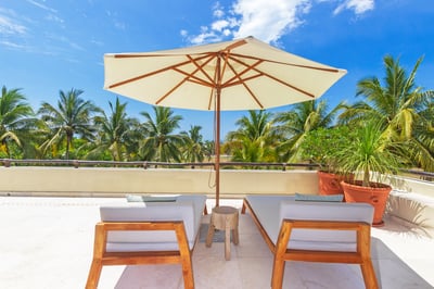 Luxury Villa Photo #3
