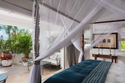 Luxury Villa Photo #28