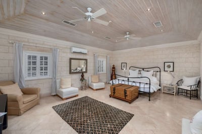 Luxury Villa Photo #30