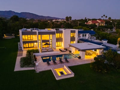 Luxury Villa Photo #12