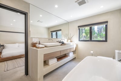 Luxury Villa Photo #35