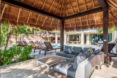 Luxury Villa Photo #8