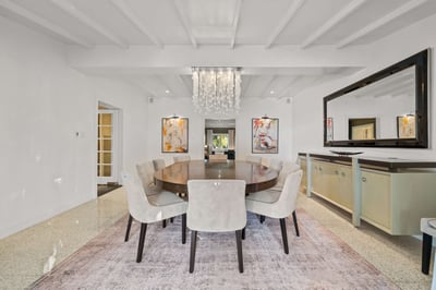Luxury Villa Photo #22