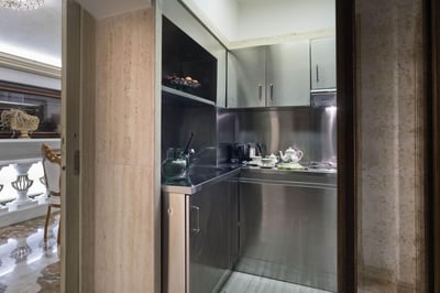 Luxury Villa Photo #12