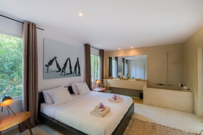 Luxury Villa Photo #21