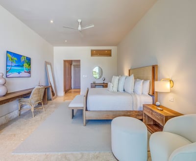 Luxury Villa Photo #40