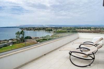 Luxury Villa Photo #6