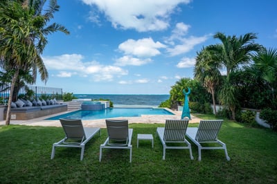 Luxury Villa Photo #9