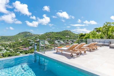 Luxury Villa Photo #4