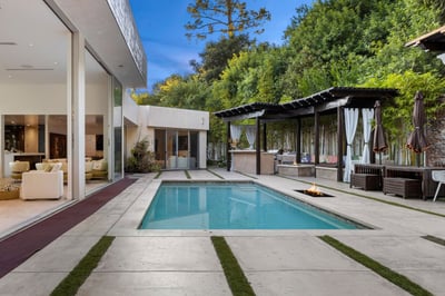 Luxury Villa Photo #2