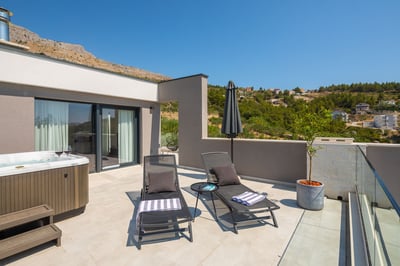 Luxury Villa Photo #9