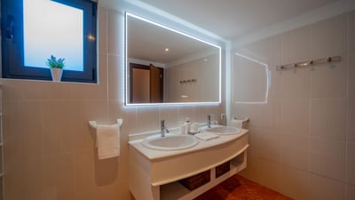Luxury Villa Photo #21