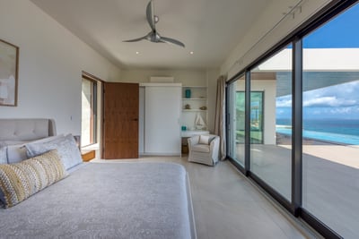 Luxury Villa Photo #39