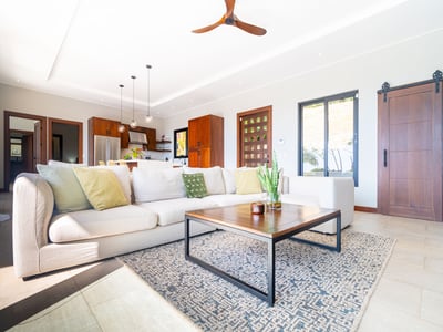 Luxury Villa Photo #18