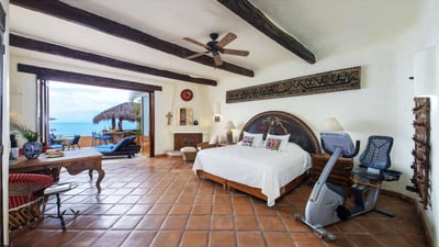 Luxury Villa Photo #33