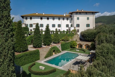 Luxury Villa Photo #4