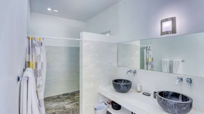 Luxury Villa Photo #48