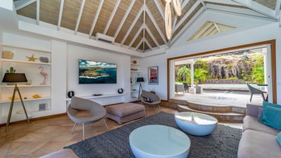 Luxury Villa Photo #22