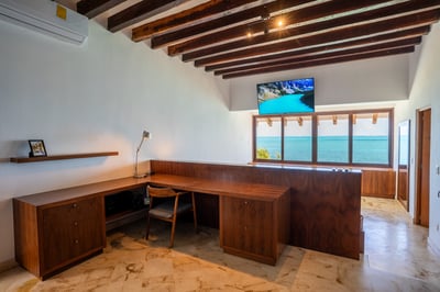 Luxury Villa Photo #29