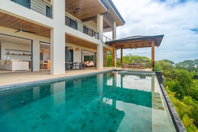 Luxury Villa Photo #5