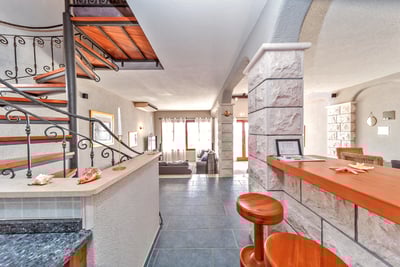 Luxury Villa Photo #13