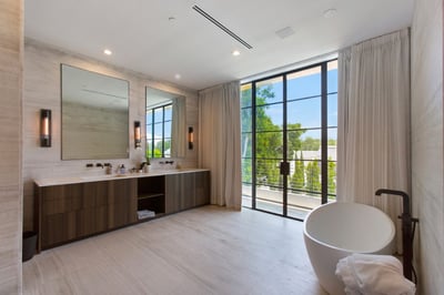 Luxury Villa Photo #13