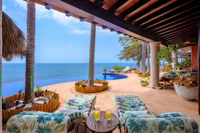 Luxury Villa Photo #8