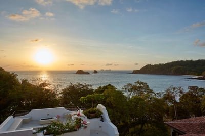 Luxury Villa Photo #30