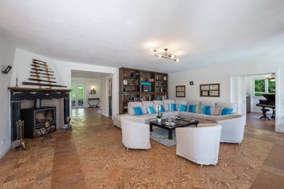 Luxury Villa Photo #12