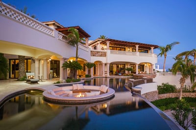 Luxury Villa Photo #3