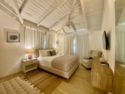 Luxury Villa Photo #21